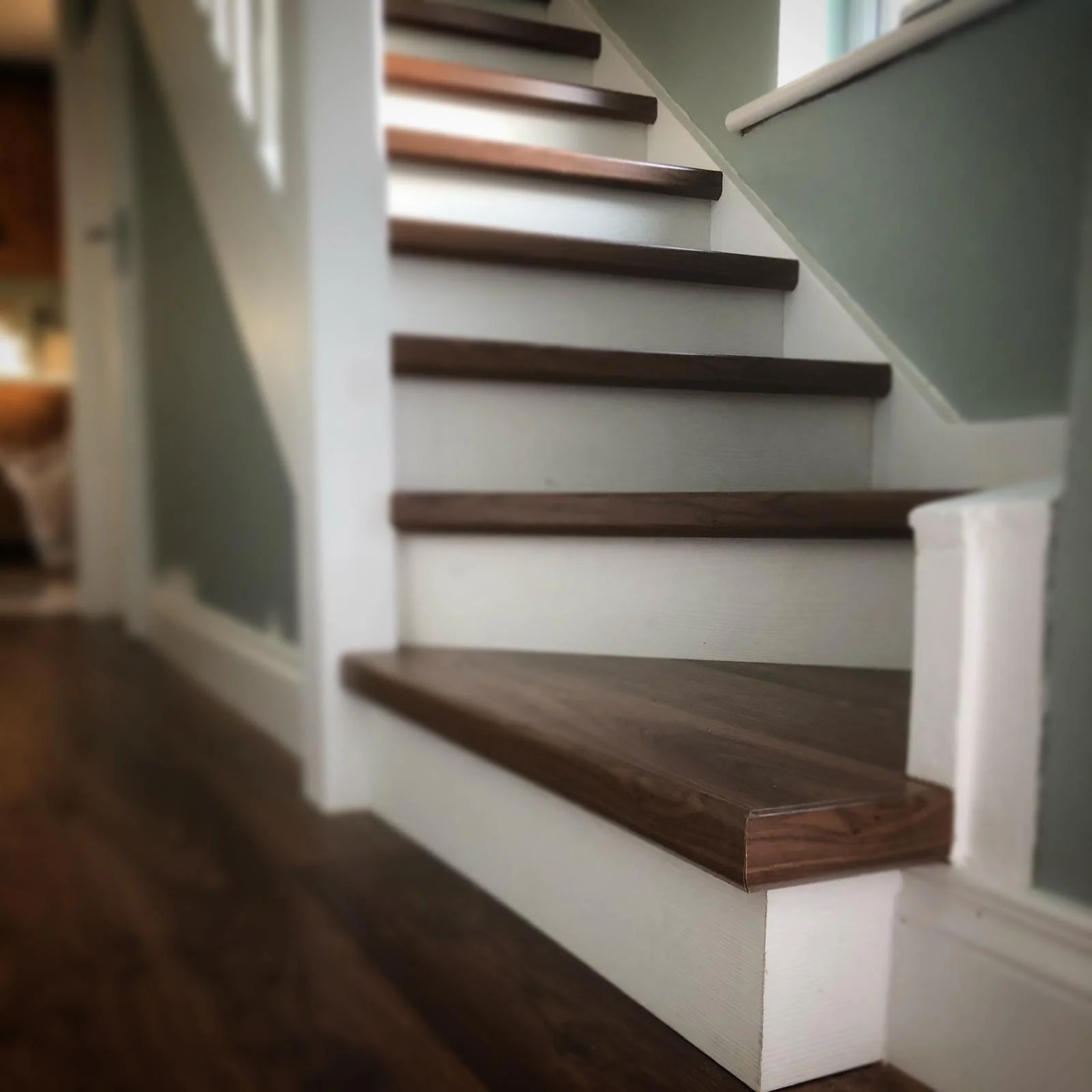 Wood-effect laminate stair finish