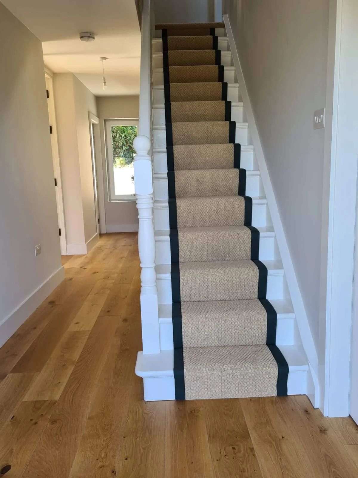 Stair runner with contrasting edging
